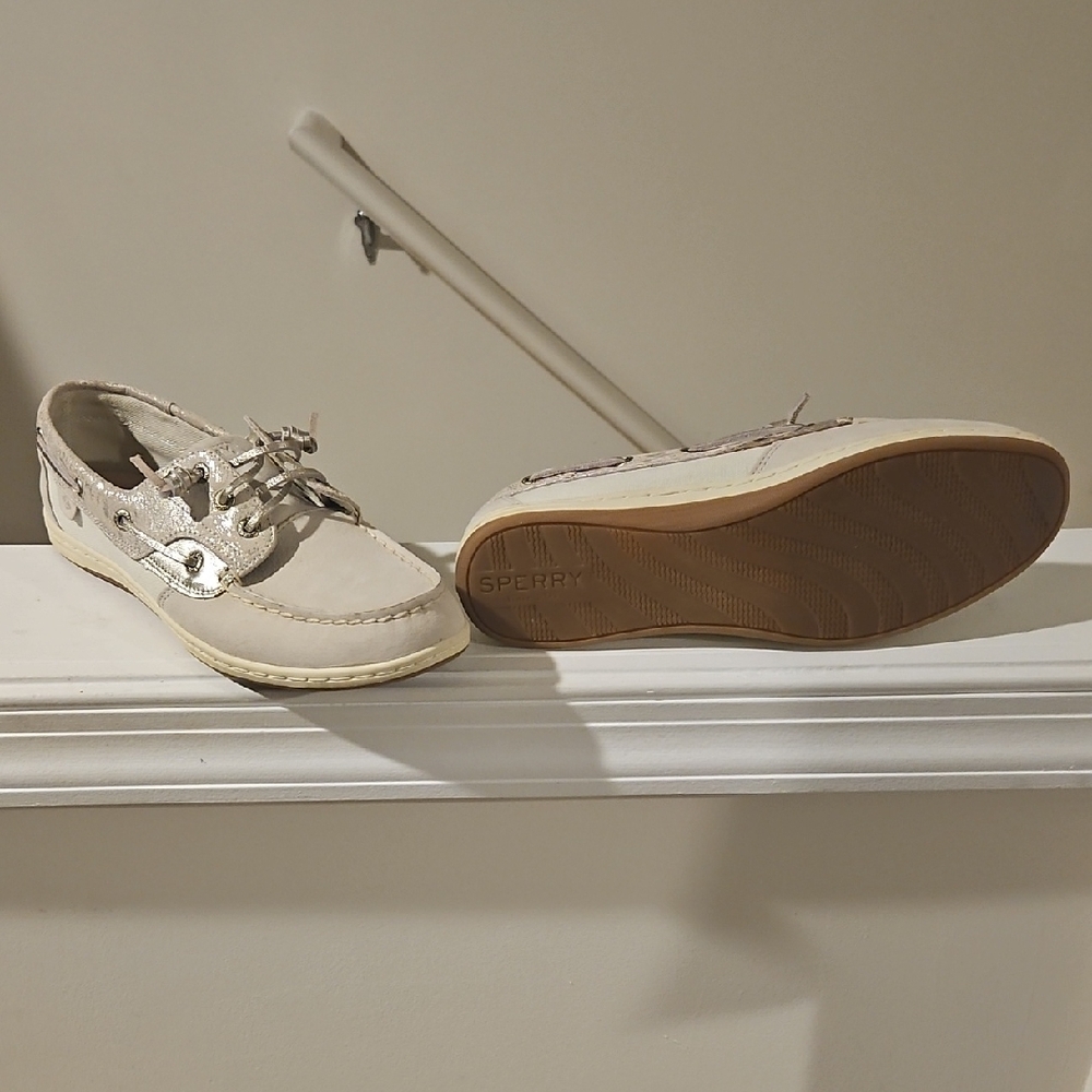 Sperry Women's Metallic Light Champagne Boat Moccasins